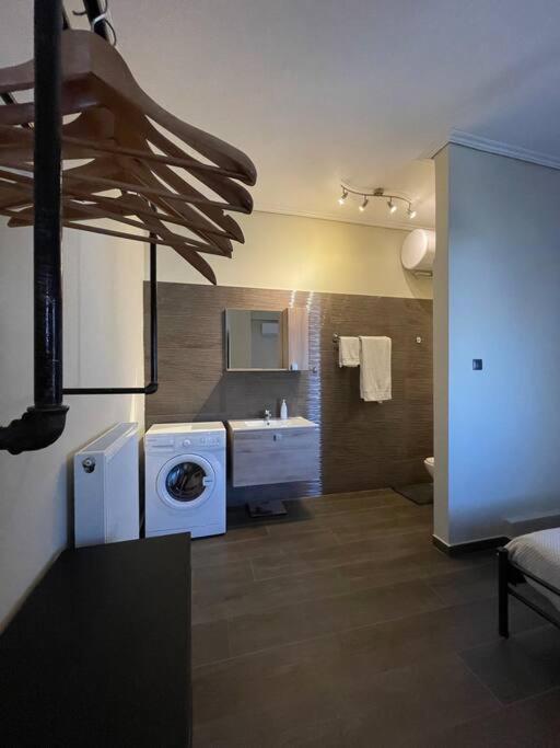 City Apartment Corinth Exterior foto