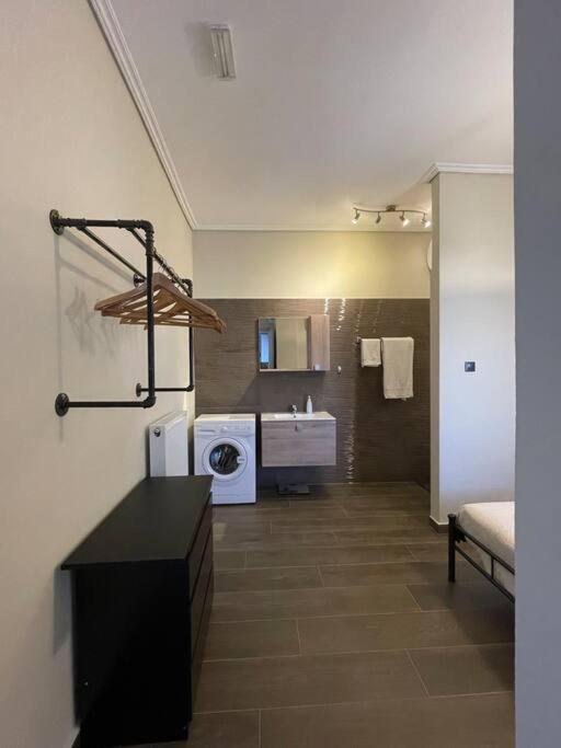 City Apartment Corinth Exterior foto